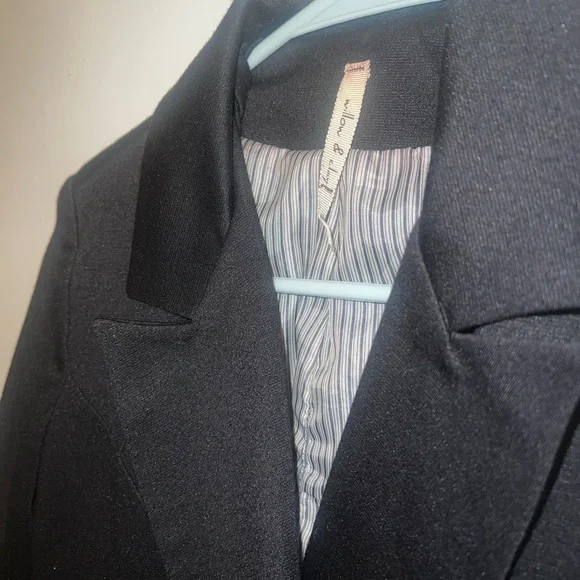 Nordstrom Blazer gold buttons - Picture 5 of 7